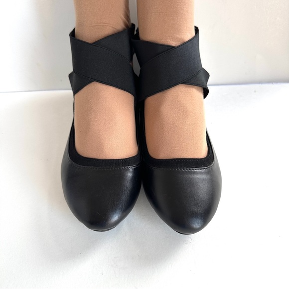 TORRID BLACK FAUX LEATHER ELASTIC STRAP BACK-ZIP WIDE WIDTH BALLET FLAT Sz10W - Picture 3 of 12
